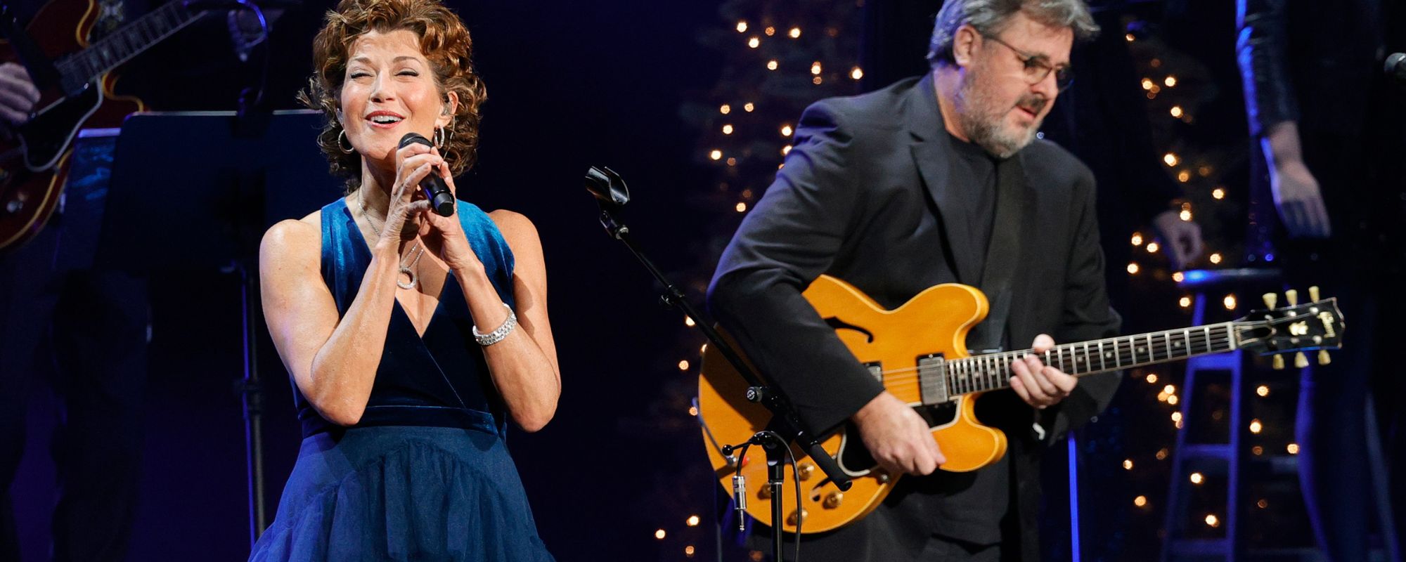 “I Don’t Think I’ve Even Told You This”: Amy Grant Fell for Vince Gill Because of This Questionable Fashion Choice