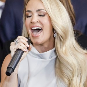 Fans Flood Carrie Underwood's Social Media After Inauguration Performance Hits a Snag