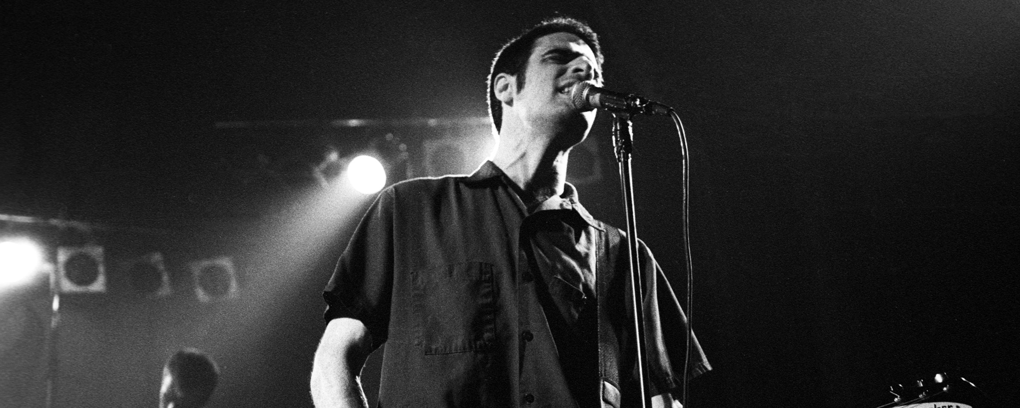 The 9 Best Grunge Singers - American Songwriter
