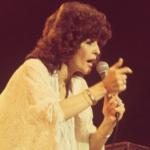 Donna Fargo Performs On Stage