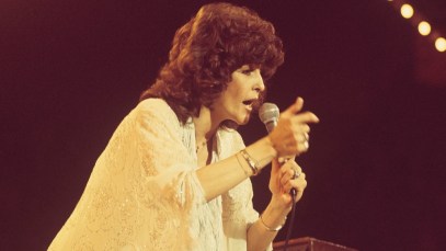 Donna Fargo Performs On Stage