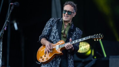 Def Leppard Guitarist Vivian Campbell Explains Why He Missed the Band’s First 2025 Concert in Mexico Recently
