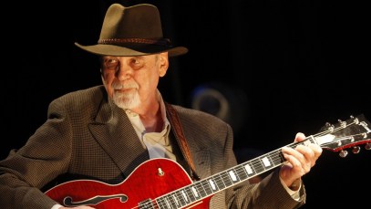 Peter Frampton, Vince Gill, Steve Earle Performing at Nashville Tribute Concert for Late Rock ‘n’ Roll Guitar Great Duane Eddy