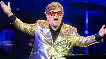 Elton John’s 2017 ‘Diamonds’ Compilation Tops U.K. Albums Chart; Elton Shares “Exciting News” About Plans to Release New Music