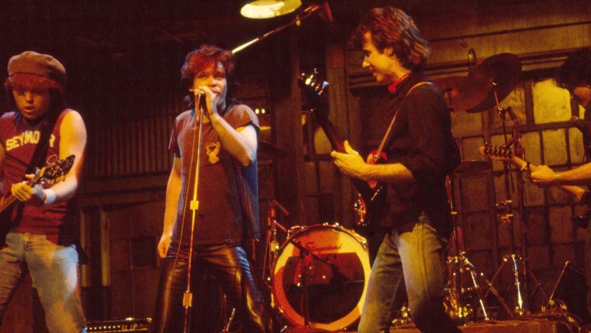 Toby Myers, Longtime Bassist for John Mellencamp, Has Died at Age 75 After Lengthy Cancer Battle