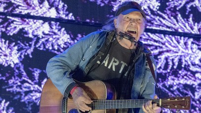 Neil Young Has Discovered an Unreleased Album Recorded During the Early 1980s; Opens Up on Relationship with Wife Daryl Hannah