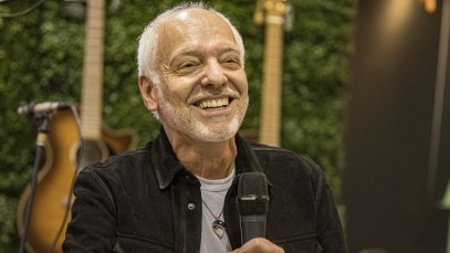 Peter Frampton Discusses New Tour and Health Status, Insisting, “I’m Gonna Keep Going as Long as My Fingers Work”