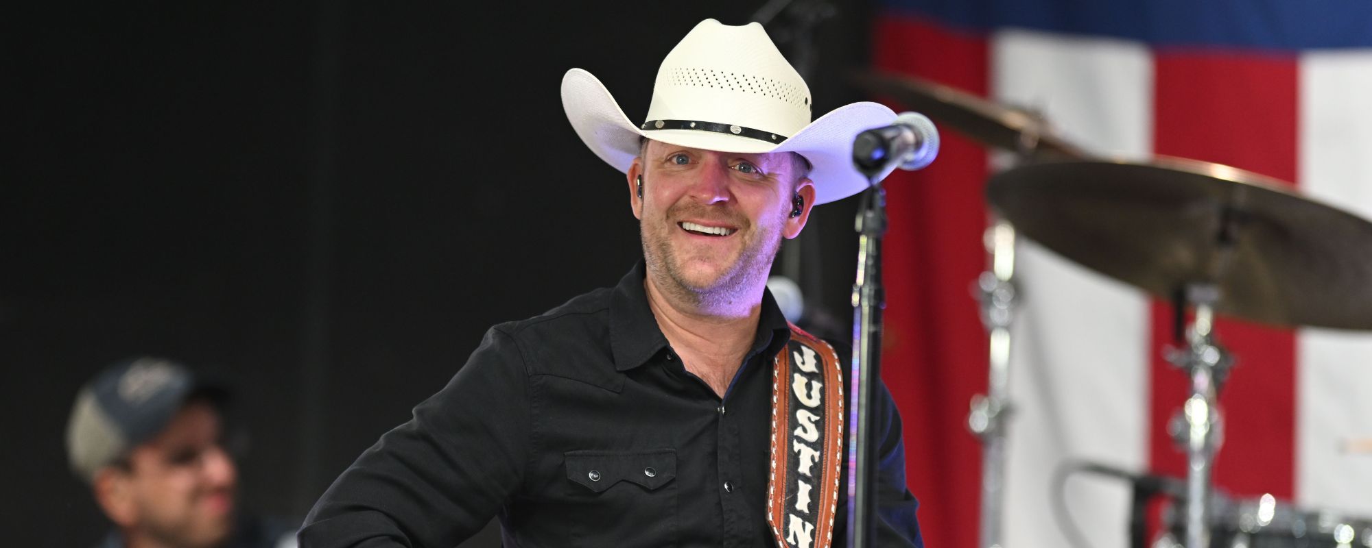 The Massive Country Star Justin Moore Still Thinks Is “Overlooked”