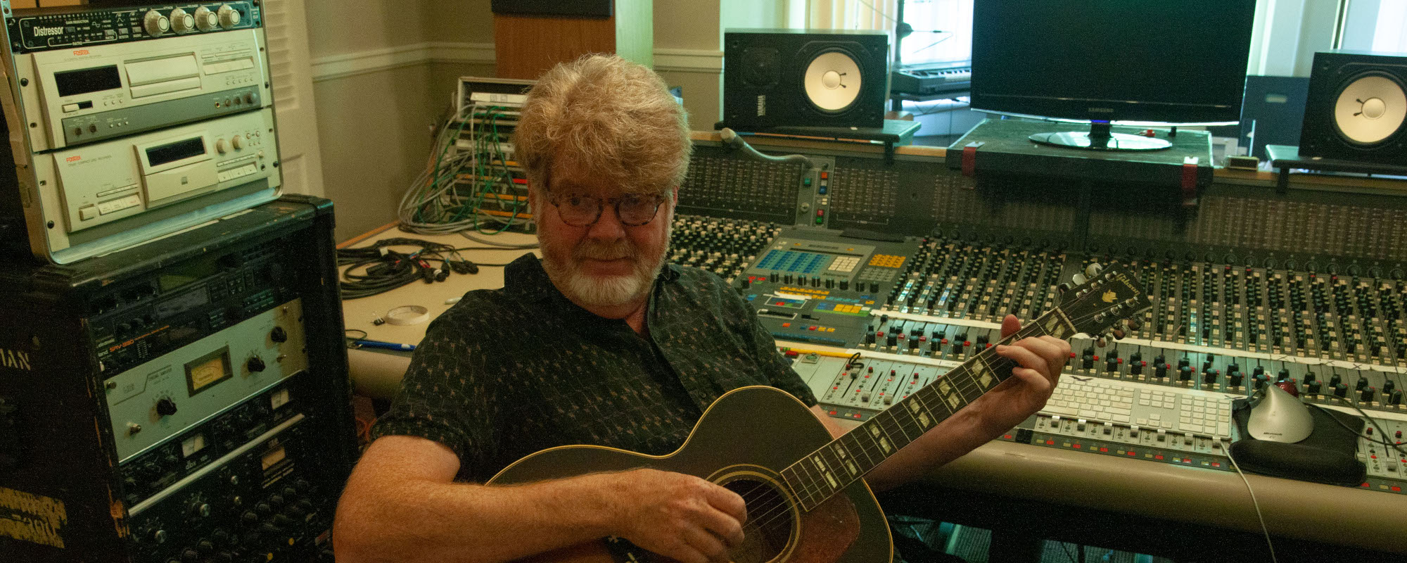 Mac McAnally Reflects on His Journey and His Bond with Jimmy Buffett