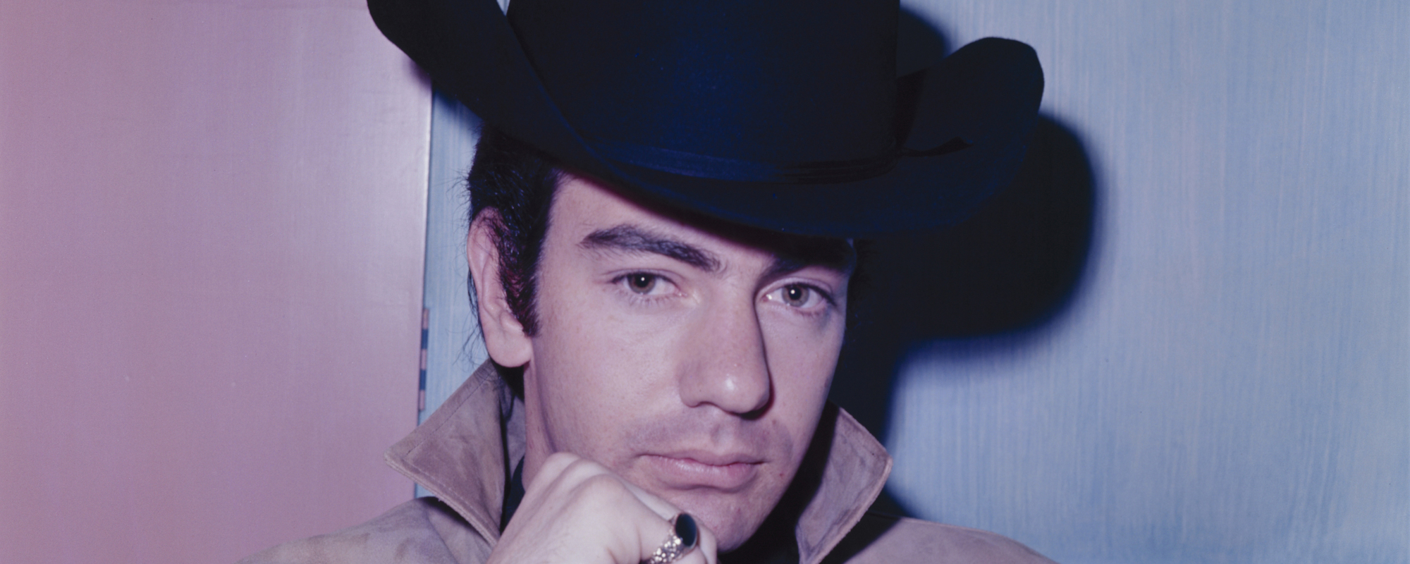 2 Neil Diamond Songs About Women Covered by Waylon Jennings (1968-1977) and Their 1996 Duet - American Songwriter