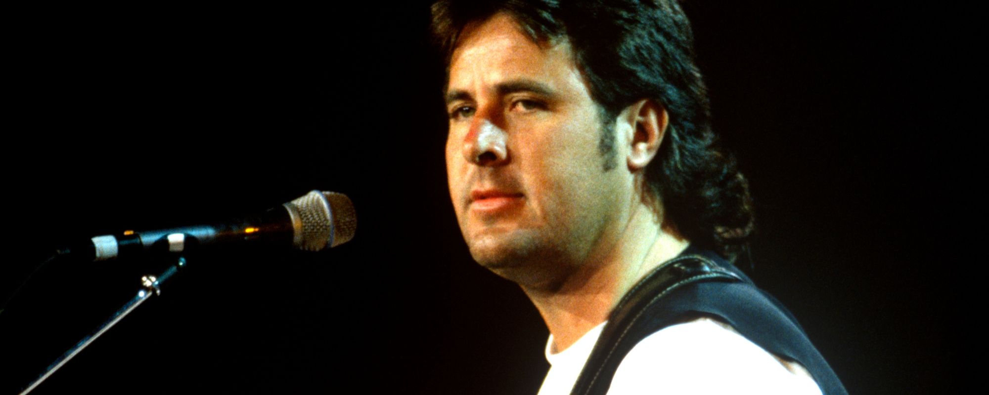 3 Gut-Wrenching Country Songs From the 1990s You Can Barely Make It Through
