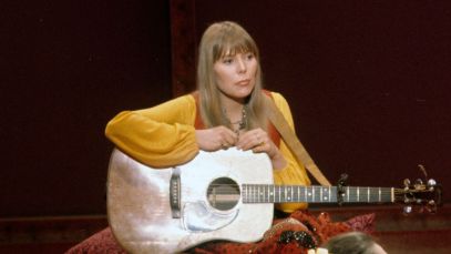 Behind the Meaning of Joni Mitchell's Love Letter to Home, "California"