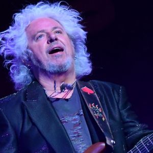 Steve Lukather from Toto playing guitar