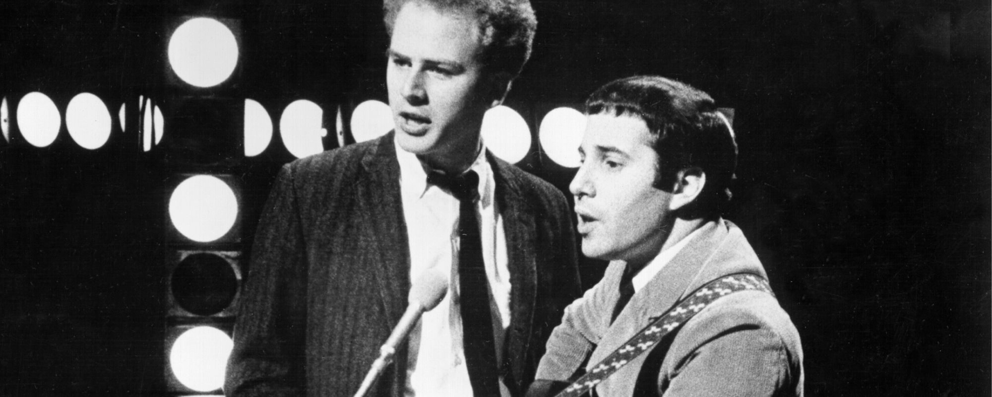 هل تتذكر عندما فاز Simon & Garfunkel بخمس جوائز جرامي عن هذه الأغنية الشهيرة عام 1970؟