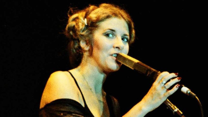 Stevie Nicks performing