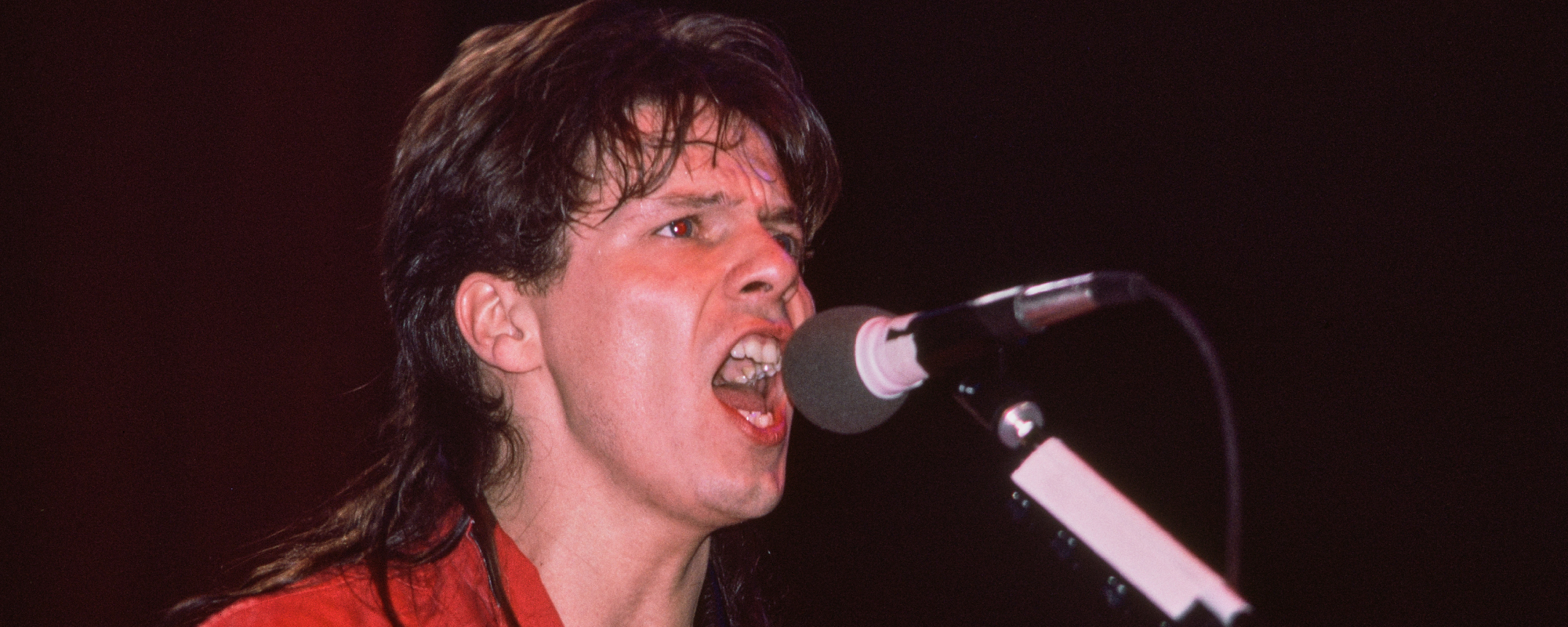 3 ألبومات موسيقى الروك الكلاسيكية التي تحمل عنوانًا ذاتيًا من الثمانينيات والتي ألهمتنا لبدء فرقة موسيقية