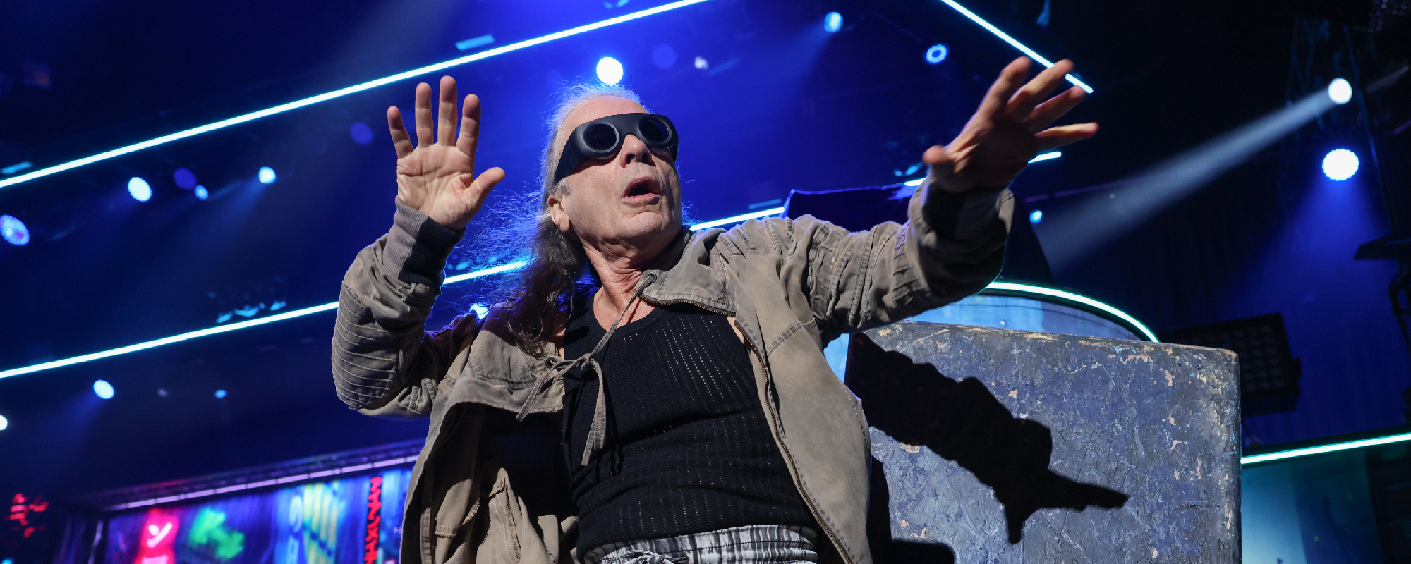 Pantera Welcomes Iron Maiden’s Bruce Dickinson Onstage for Surprise Rendition of Their 1993 Classic “Walk” in Paris