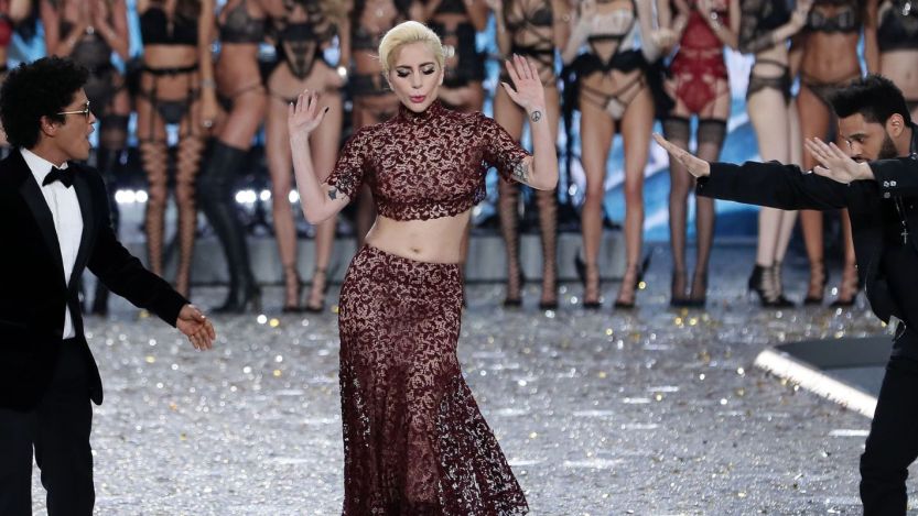 Lady Gaga, Bruno Mars Honor LA Wildfire Victims With Heartfelt Performance