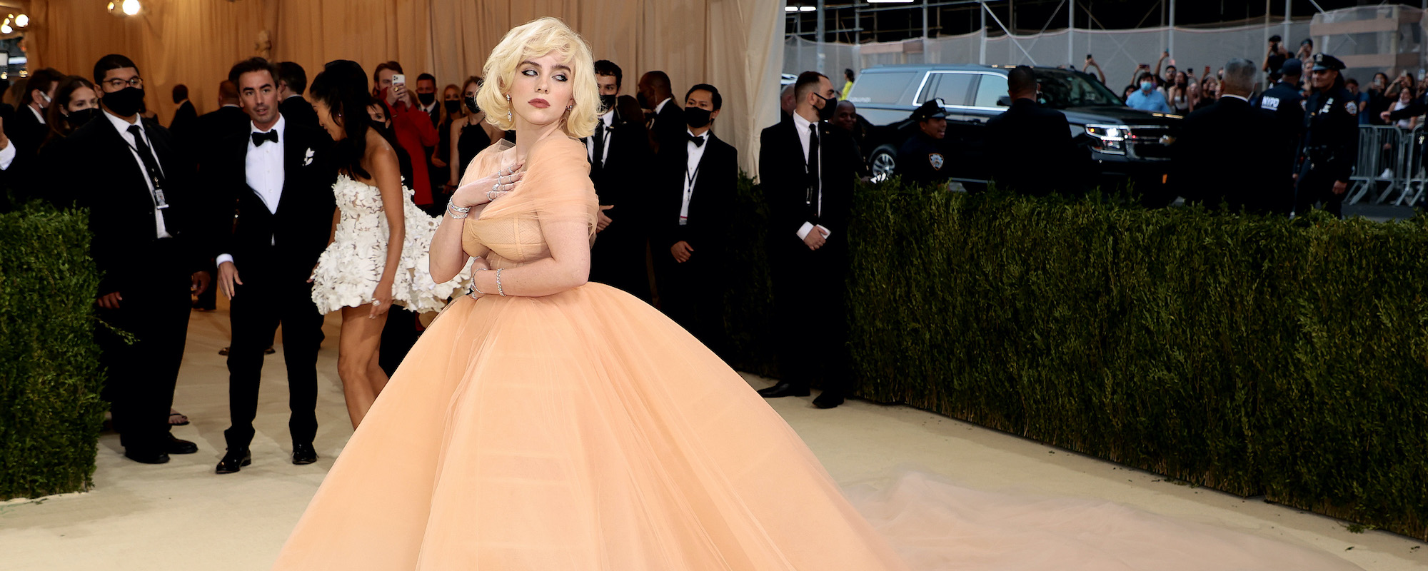 The Invaluable Lesson About Fame Billie Eilish Learned at the MET