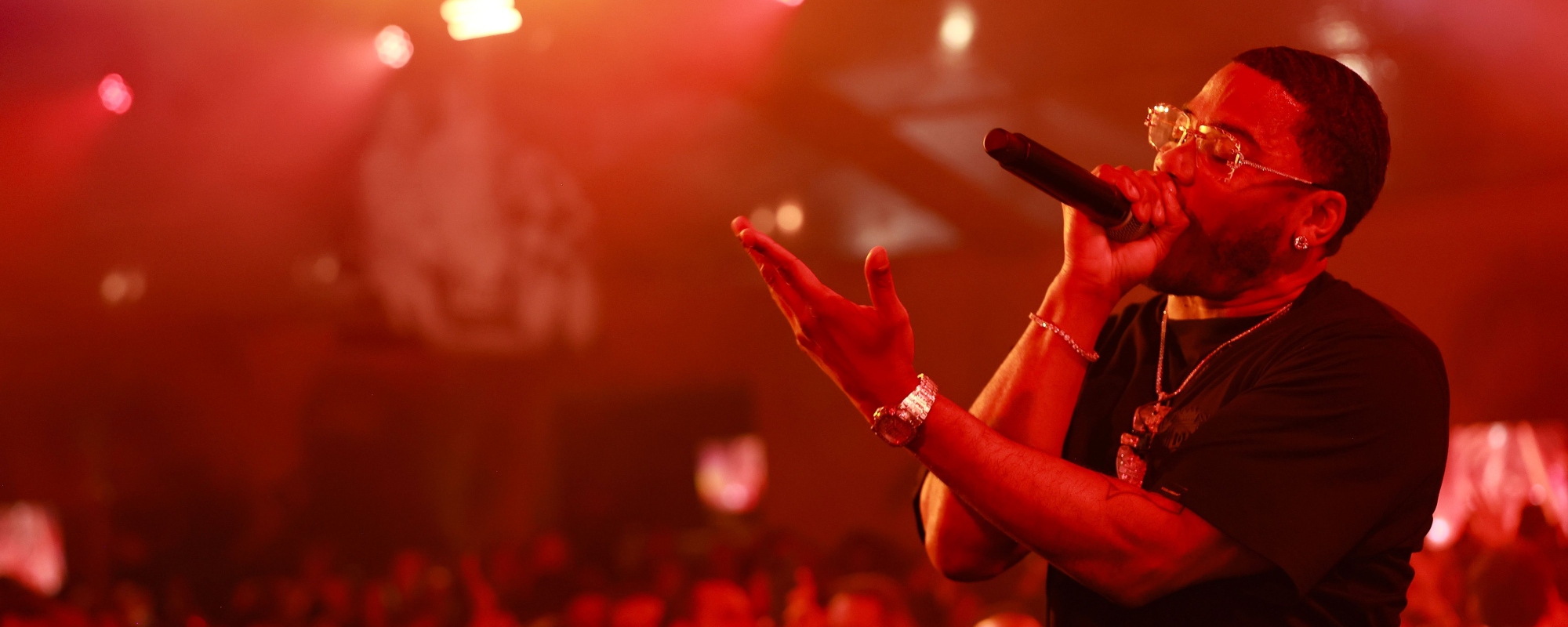 Nelly Performs “Ride Wit Me”, “Dilemma”, and More Hits at Super Bowl Bash