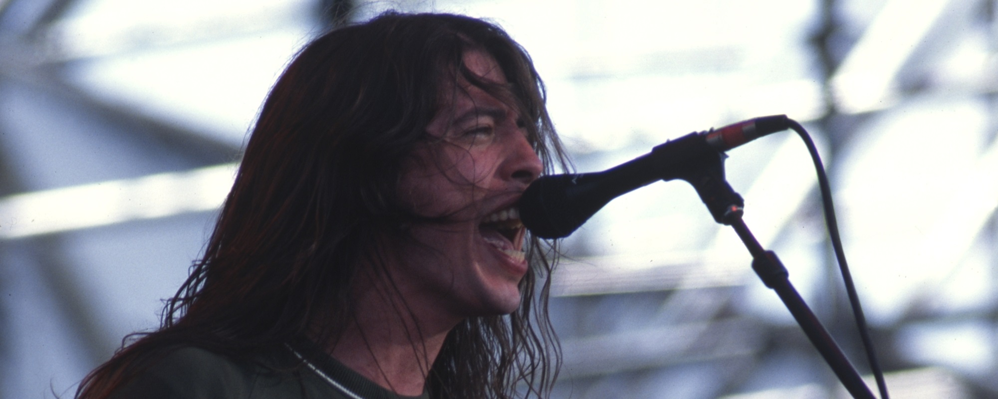 3 تخفيضات عميقة يجب معرفتها في التسعينيات بواسطة Foo Fighters 3 تخفيضات عميقة يجب معرفتها في التسعينيات بواسطة Foo Fighters