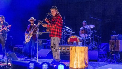 Keep On Rockin’: Neil Young Announces Dates for the “love earth” World Tour with his Current Band The Chrome Hearts