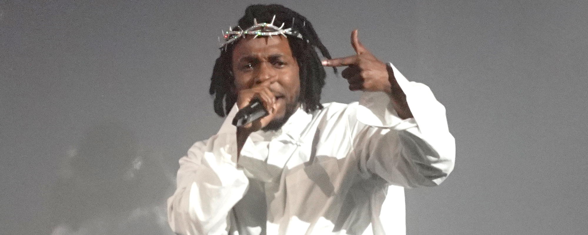 Drake Trends: Kendrick Lamar Grills the Camera, Calls Out Drake in Front of the Nation During Super Bowl Halftime