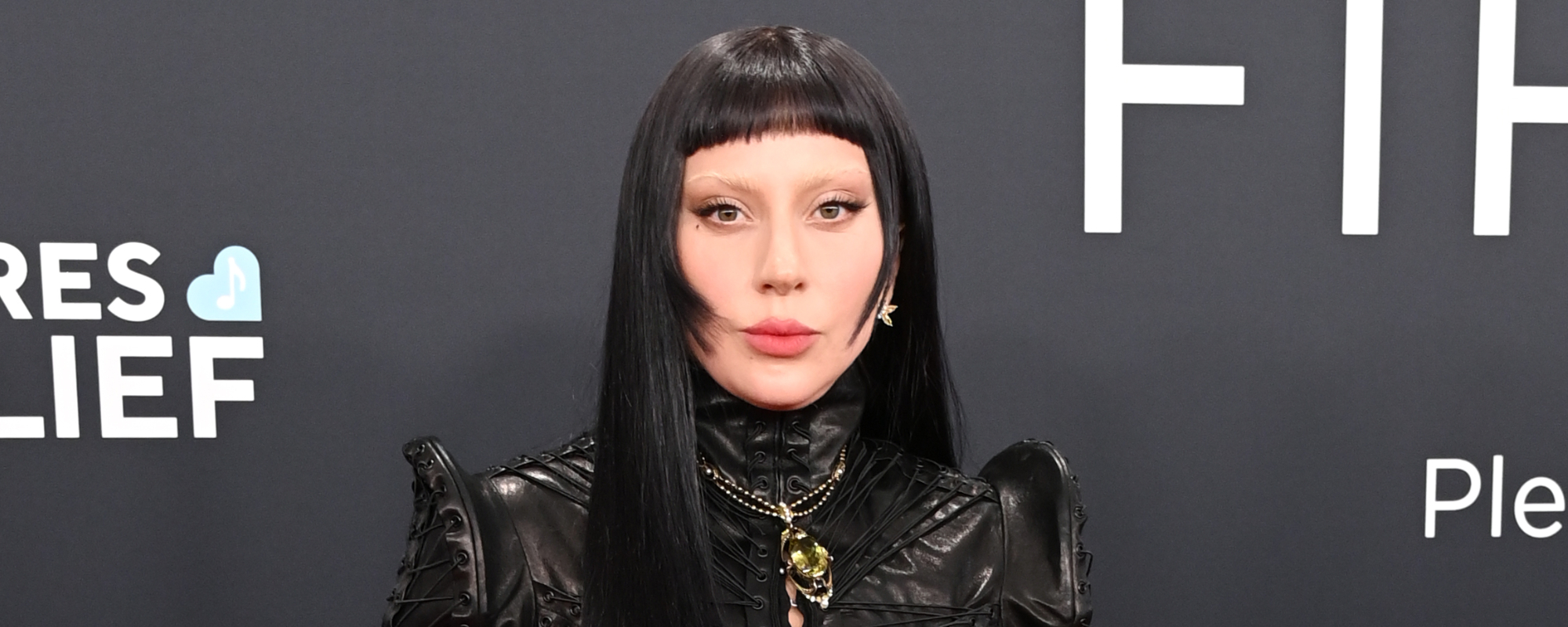 3 فناني بوب مشهورين أصبحوا أكثر إثارة للاهتمام بعد أن توقفوا عن مطاردة الأغاني الرائجة