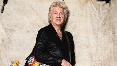 Exclusive: John Lodge Is “Trying to Keep The Moody Blues’ Music Alive” on New Solo Tour, Which Features a Full ‘Days of Future Passed’ Performance