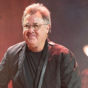 Vince Gill Announces Massive Summer Tour To Celebrate 50 Years of Touring