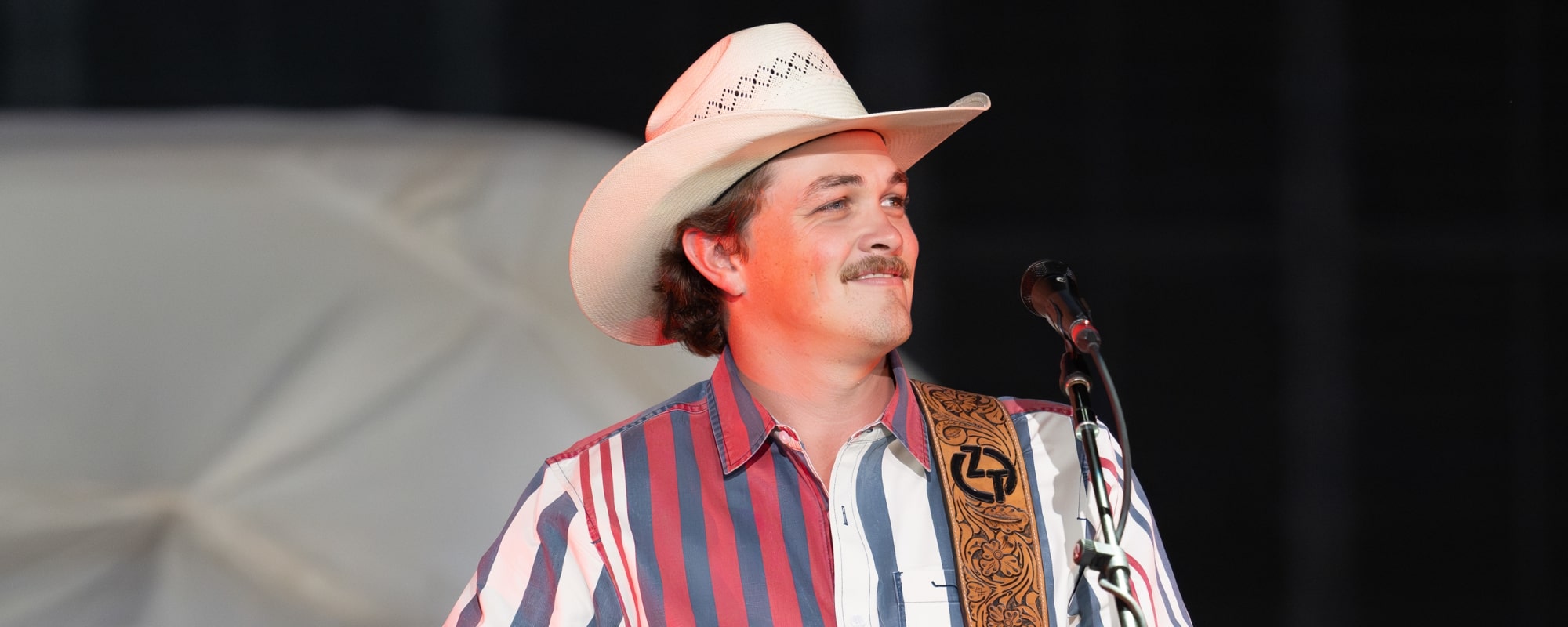 Watch Zach Top Take a Whole Crowd Back in Time with a Stunning Keith Whitley Cover