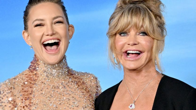 Kate Hudson and Goldie Hawn pose together