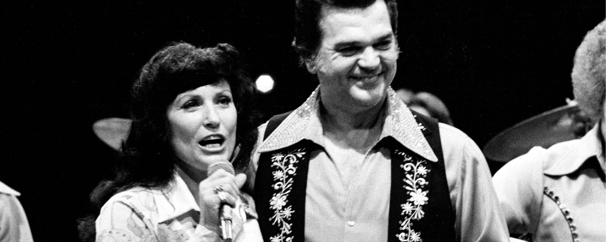 3 فائزين بموسيقى الريف AMA من عام 1975 وما زلنا نرقص على