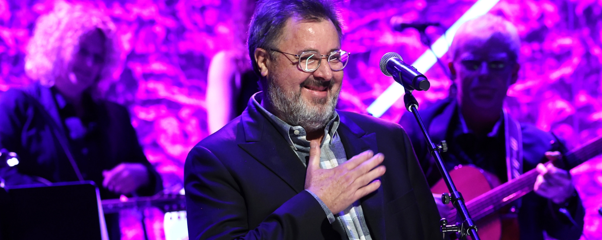 Vince Gill Reveals Kenny Chesney and More as 2025 Country Music Hall of Fame Inductees