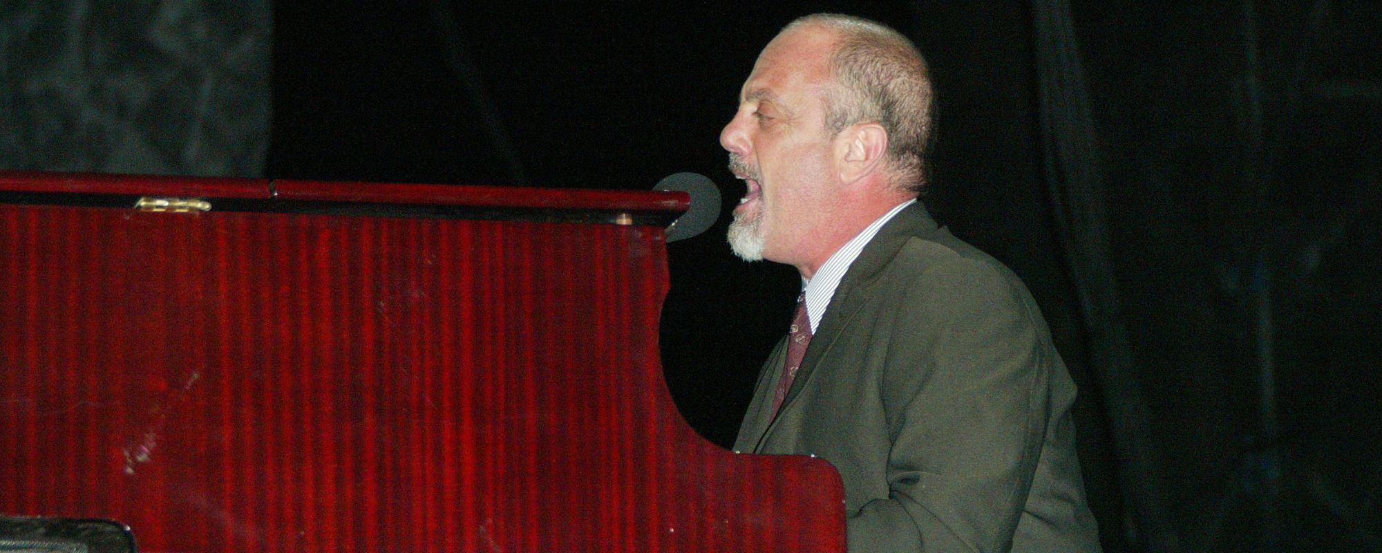 Billy Joel Sparks Concern With Onstage Fall, But Quickly Recovers