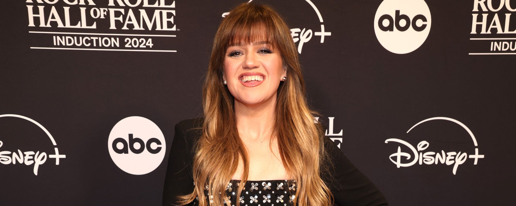 Kelly Clarkson Just Spilled a Shocking 'American Idol' Secret - American Songwriter