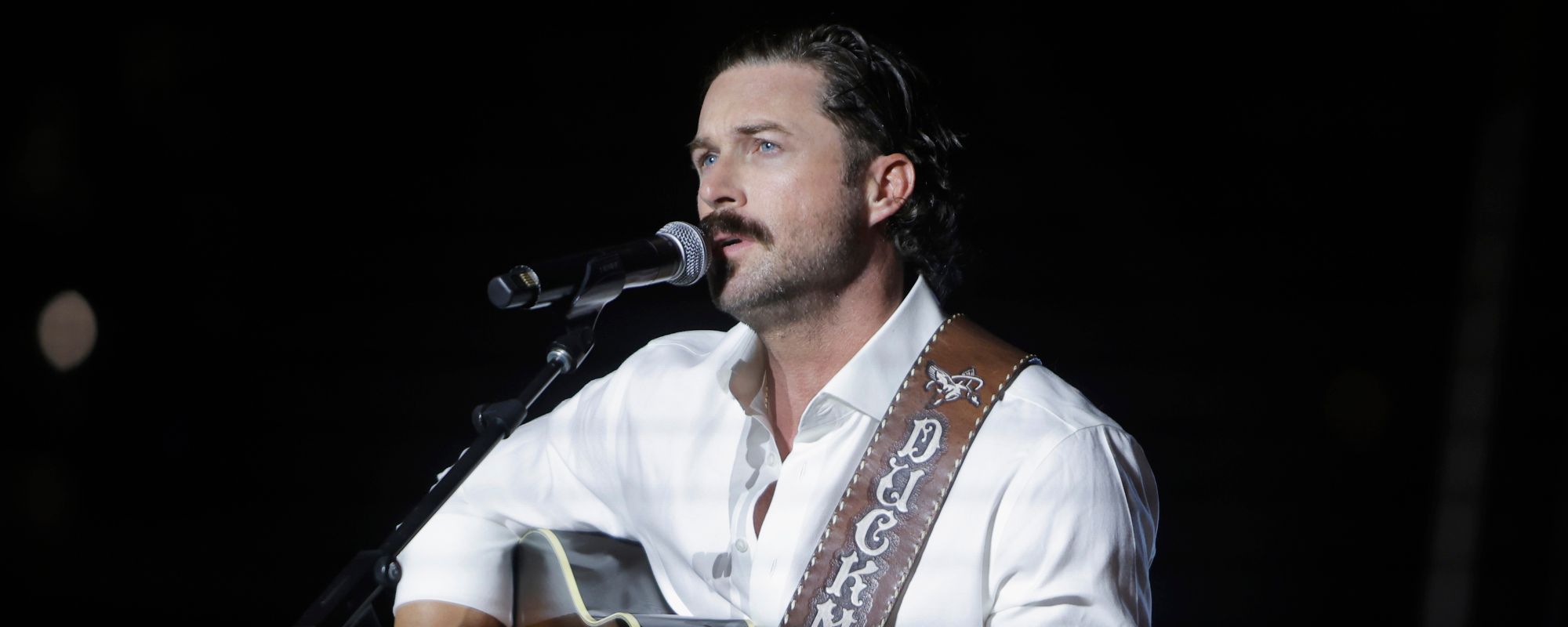 Riley Green's Cover of This Travis Tritt Classic Has Fans Begging for an  Album of '90s Covers - American Songwriter
