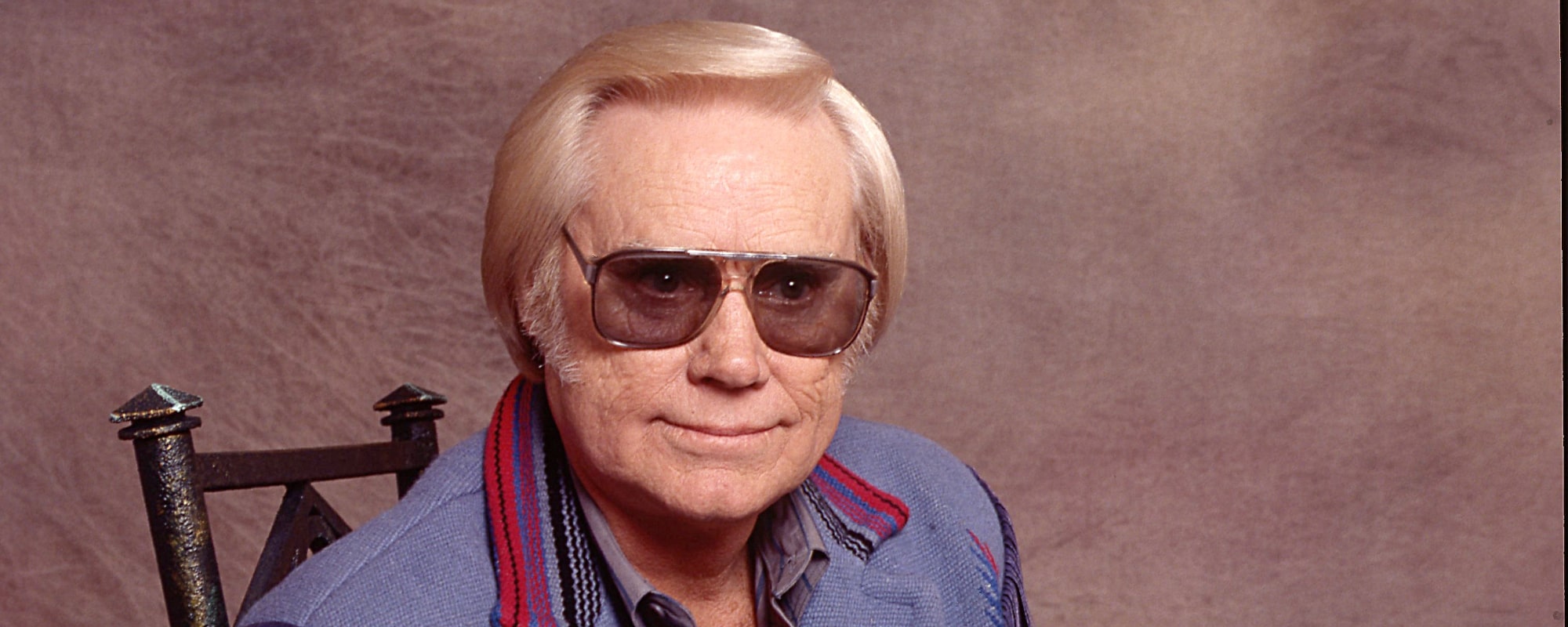 4 Country Songs From the 1990s That Became Classics Despite Zero Radio Play