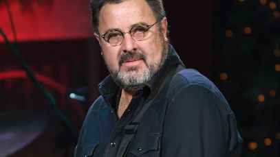 Worried Myself in a Frenzy”: The Tough Lesson Vince Gill Had To Learn Early  in His Career - American Songwriter