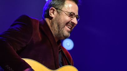 Vince Gill performing