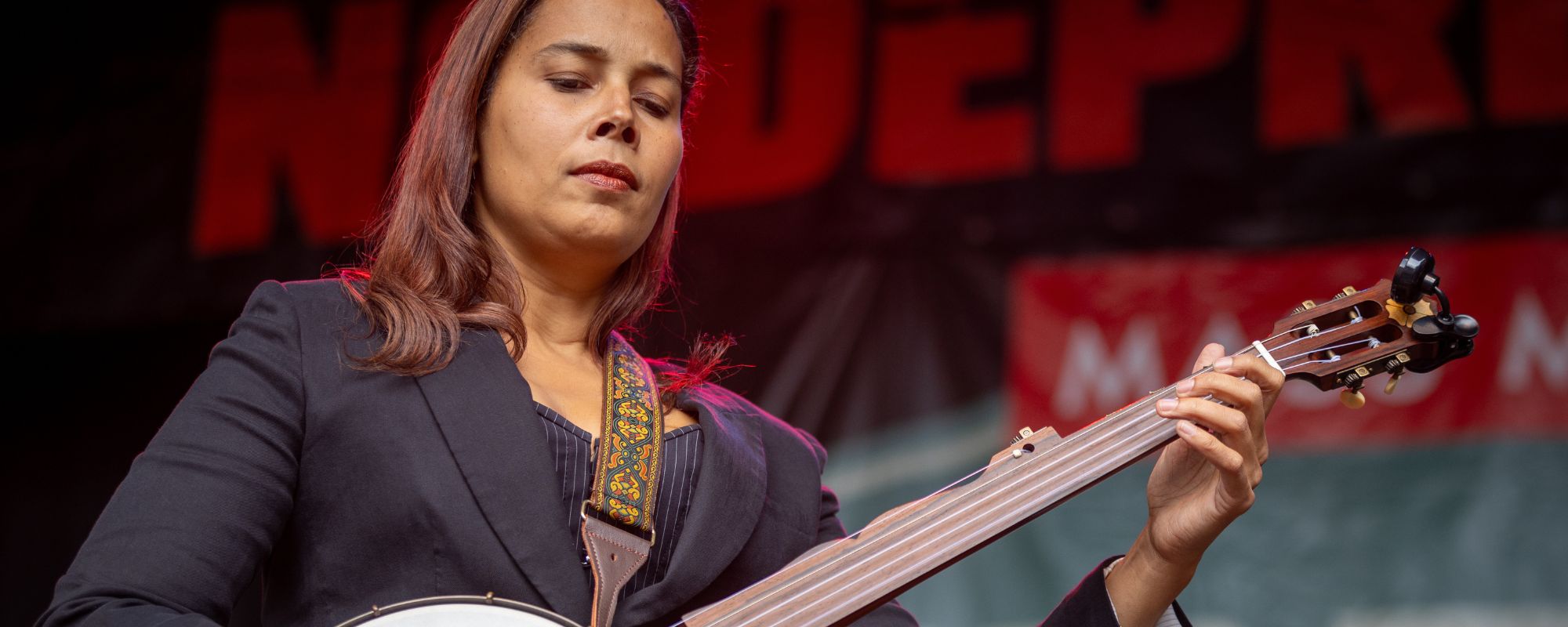 “I Had To Make a Compromise”: Rhiannon Giddens Unpacks Complicated Feelings About “Texas Hold ‘Em” Banjo Feature