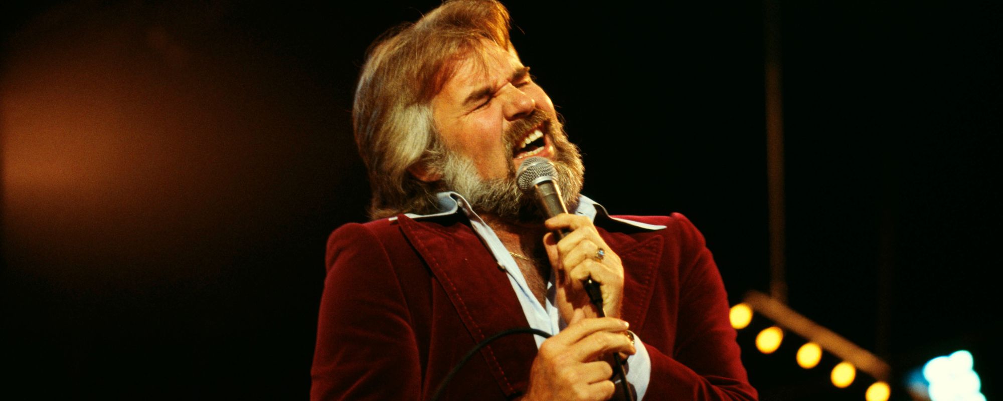 Kenny Rogers performing