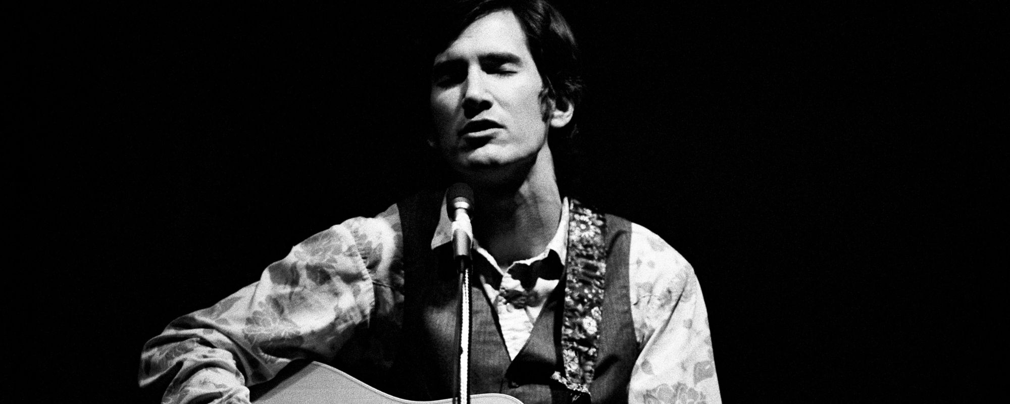 Townes Van Zandt performing