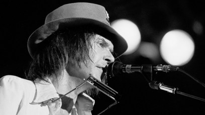 3 Covers by Neil Young That Rival the Original Versions