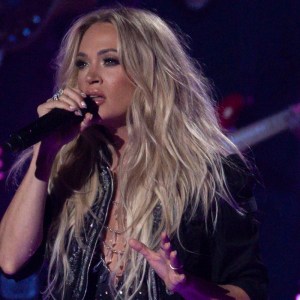 No Way It's Been 20 Years”: Carrie Underwood Recreates Legendary 'American Idol' Moment With Cover of Heart's “Alone” - American Songwriter