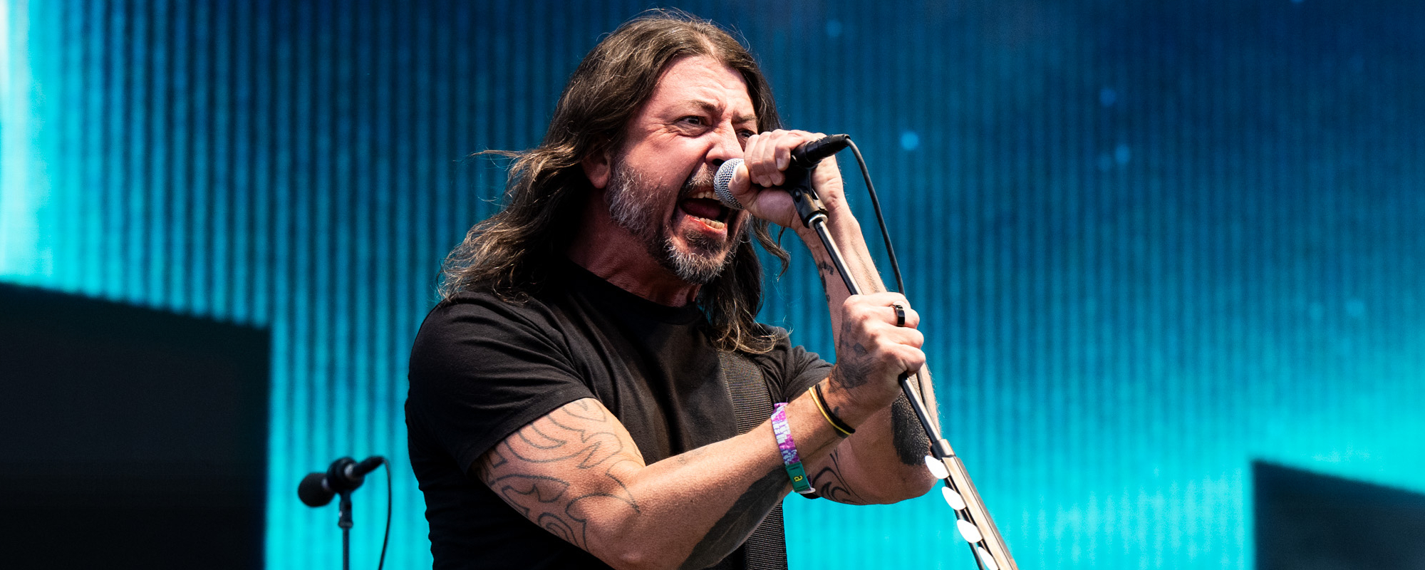 Dave Grohl Surprises L.A. School Benefit Fundraiser With Cover of Queen & David Bowie’s “Under Pressure”