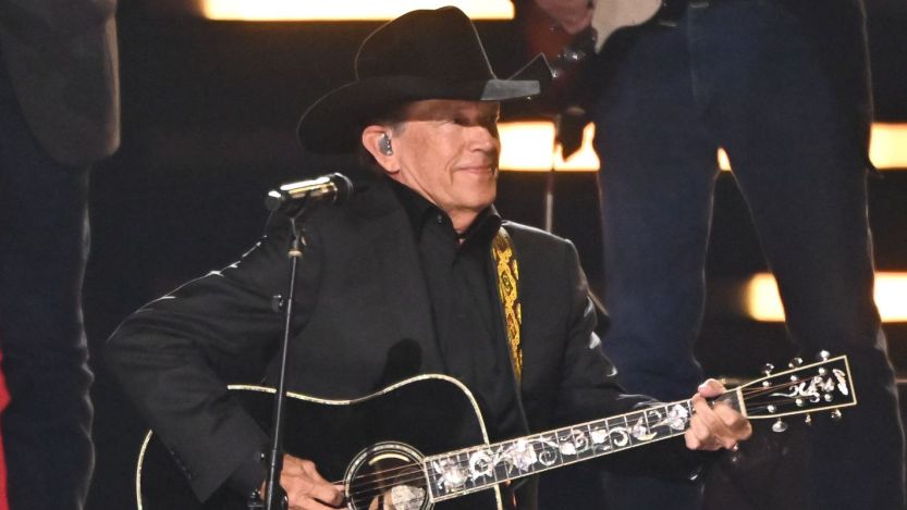 George Strait Mourning Loss of His “Hero,” Rodeo Hall of Famer Roy Cooper