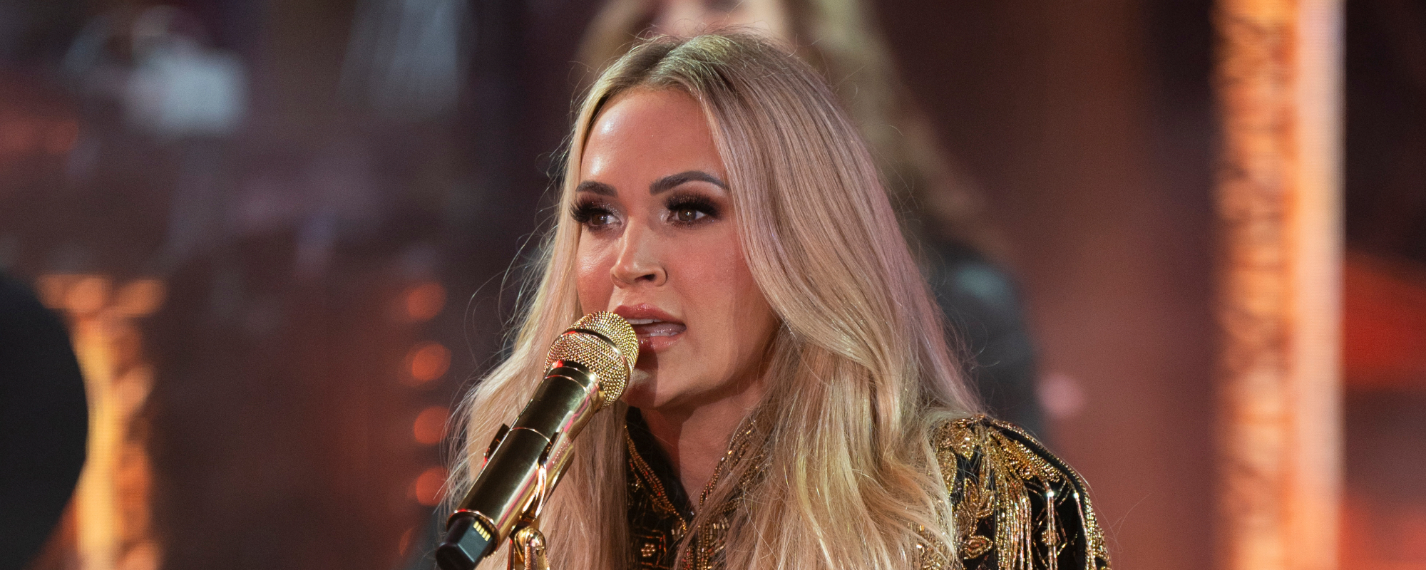 Carrie Underwood Has Hilarious Reaction to Wardrobe Malfunction: Nothing Like Being Stuck Out on Stage With Your Booty on Display! Carrie Underwood Has Hilarious Reaction to Wardrobe Malfunction: Nothing Like Being Stuck Out on Stage With Your Booty on Display!