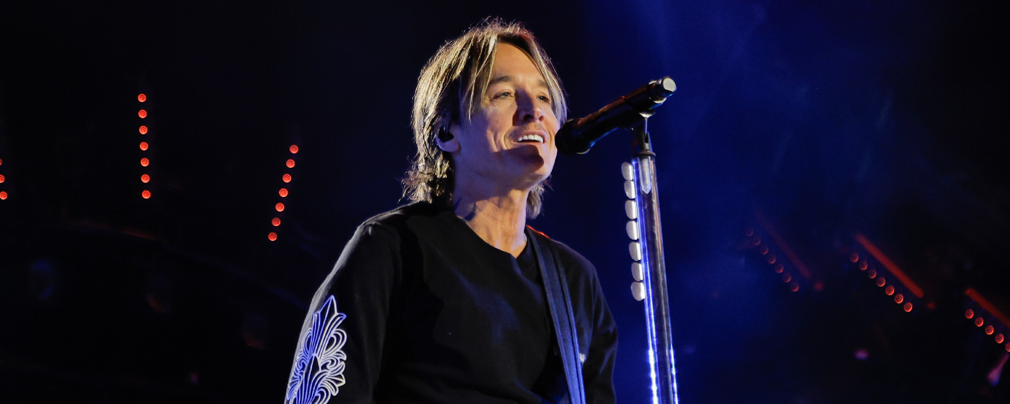 Keith Urban Makes Fans "Squirm" When Recalling Injury He Suffered on Stage