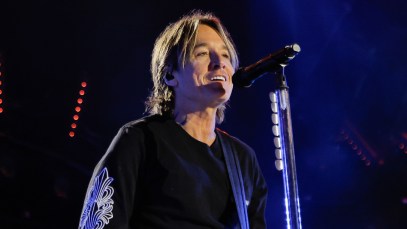 Keith Urban Makes Fans "Squirm" When Recalling Injury He Suffered on Stage